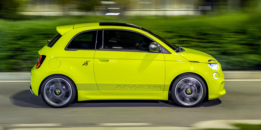 Fiat New Abarth 500e side